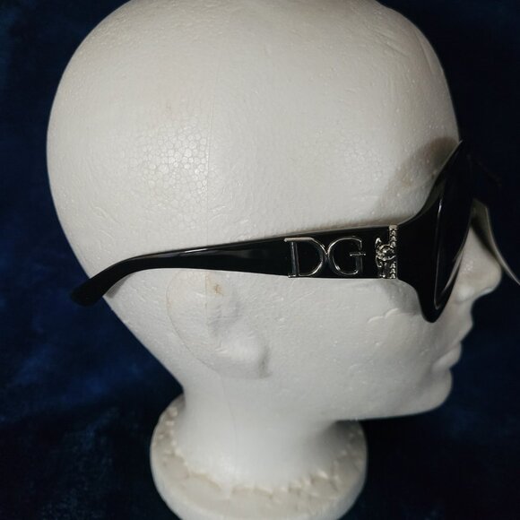 ~ Ladies Sunglasses - Picture 3 of 3